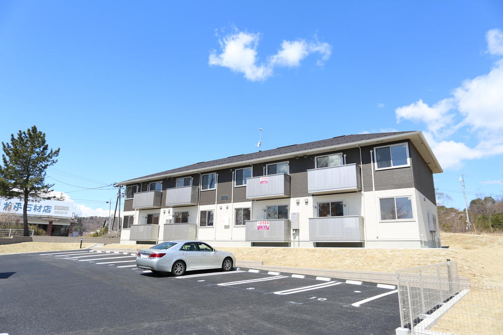 建物外観　駐車場12台