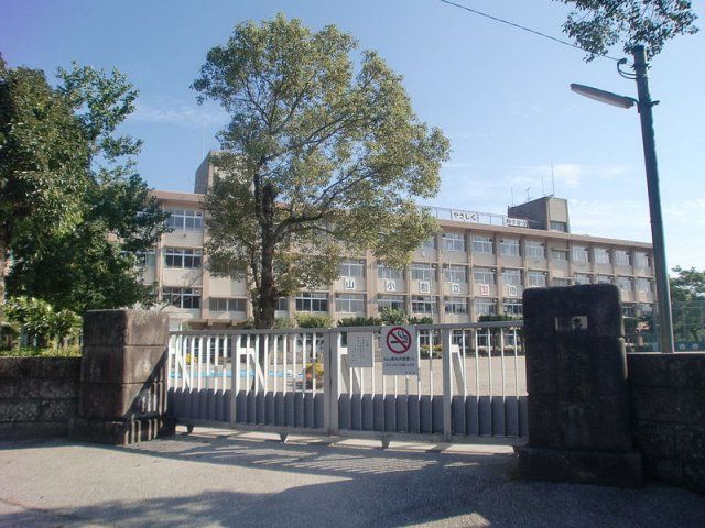 小学校　西谷山小学校（小学校）まで1024m