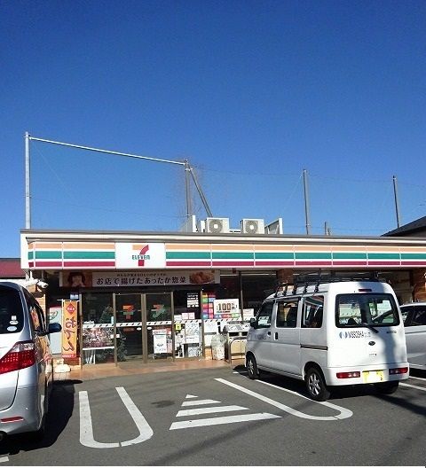 コンビニ　セブンイレブン（コンビニ）まで650m