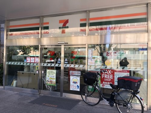 コンビニ　セブンイレブン新宿富久町店（コンビニ）まで99m