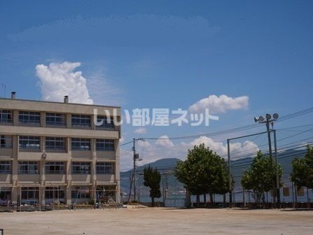 小学校　三原市立須波小学校（小学校）まで419m