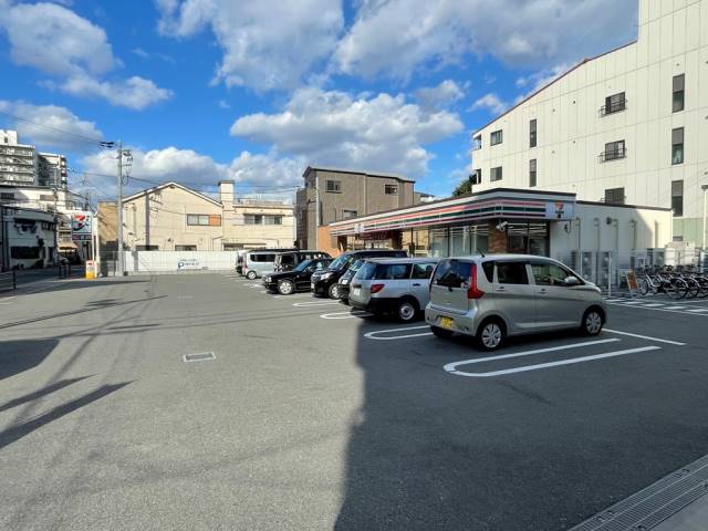 コンビニ　セブンイレブン（コンビニ）まで345m