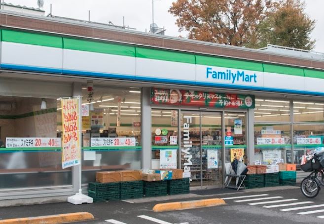 コンビニ　ファミリーマート 杉並清水早稲田通り店（コンビニ）まで672m
