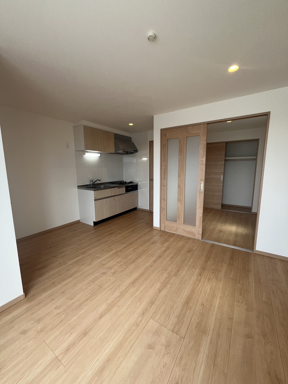 居室・リビング　イメージ（302号室の写真　現状優先）