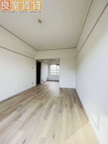 居室・リビング　※このお写真は同物件の別のお部屋のお写真です。現状優先