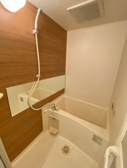 バス・シャワールーム　お風呂で日々の疲れを落としましょう