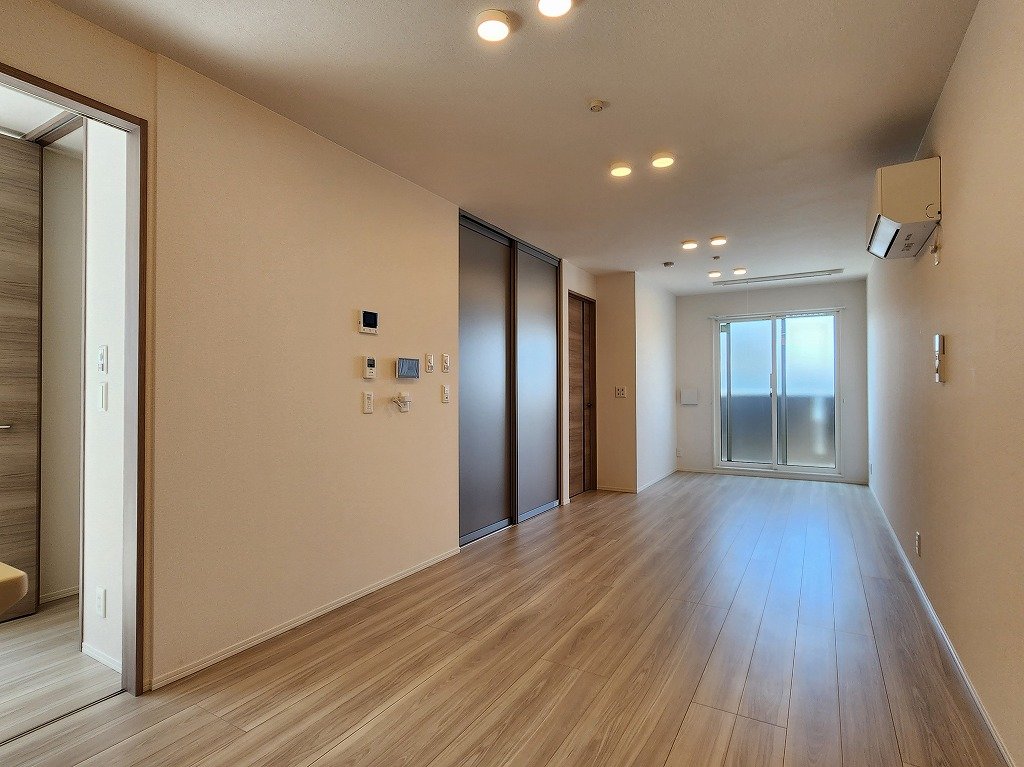 居室・リビング　前面棟の影響なく日当り良好　室内物干し・エアコン全室