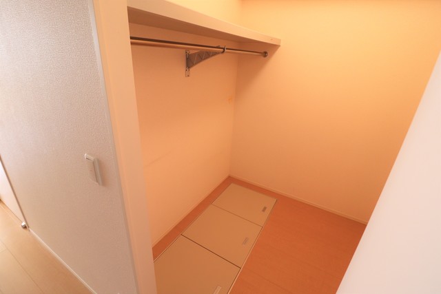 収納　ウォークインクローゼット