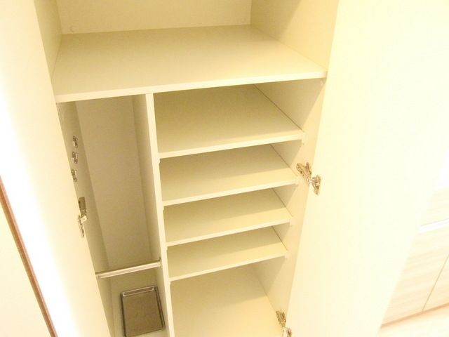 玄関　★大型のシューズＢＯＸです★
