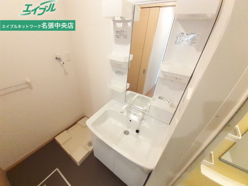 洗面設備　同型参考写真