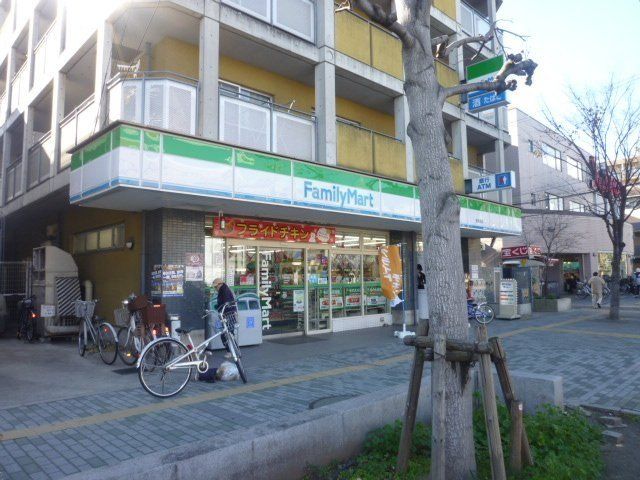 コンビニ　ファミリーマート俊徳道店（コンビニ）まで145m