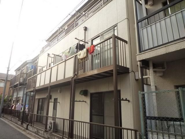 建物外観　日の当たる外観