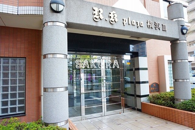 エントランス　お洒落な建物デザイン♪