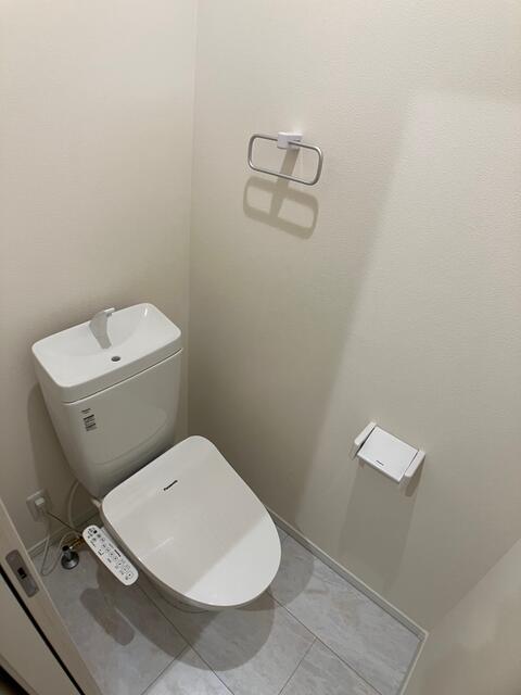 ＪＲ常磐線 馬橋駅 徒歩2分 3階建 築3年のトイレ写真