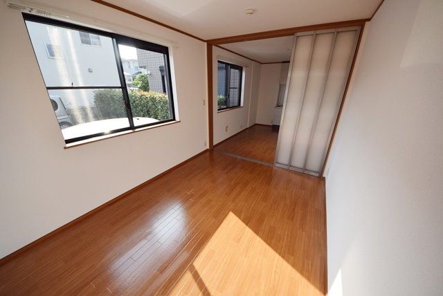 居室・リビング　角部屋２面採光の明るい居室