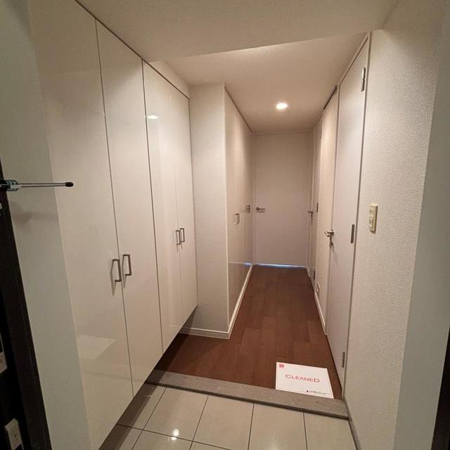 玄関　※写真は同タイプ住戸です。