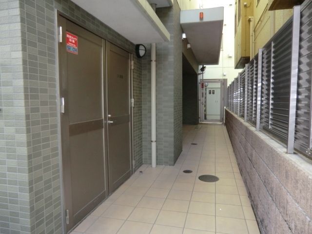 エントランス　エントランス通路