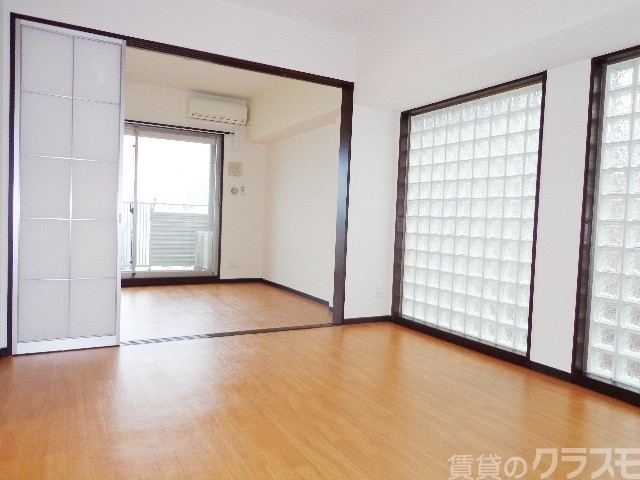 居室・リビング　ＬＤＫ部分にも採光ありますよ♪