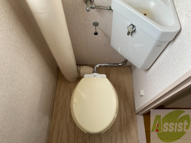 トイレ　こちらはトイレです。清潔感があり、安心して使用できます。