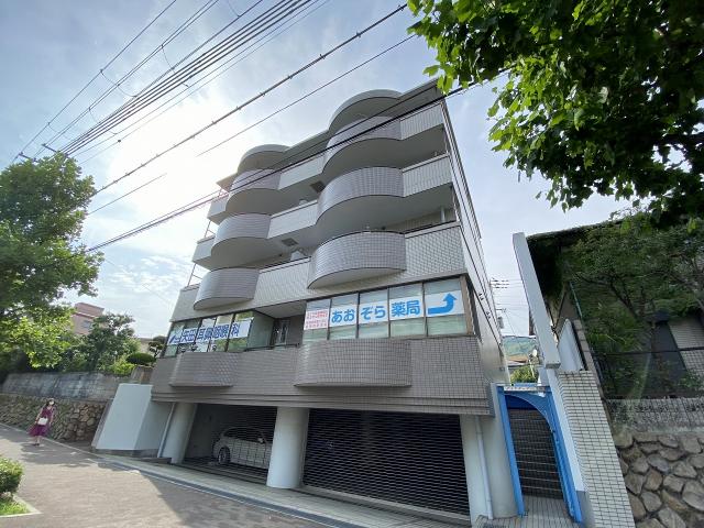 神戸市東灘区岡本のマンションの建物外観