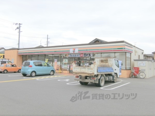 【近江八幡市江頭町のアパートのコンビニ】