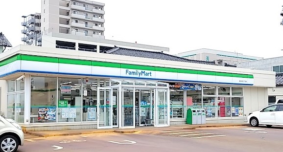 ファミリーマート酒田中町三丁目店（コンビニ）まで402m