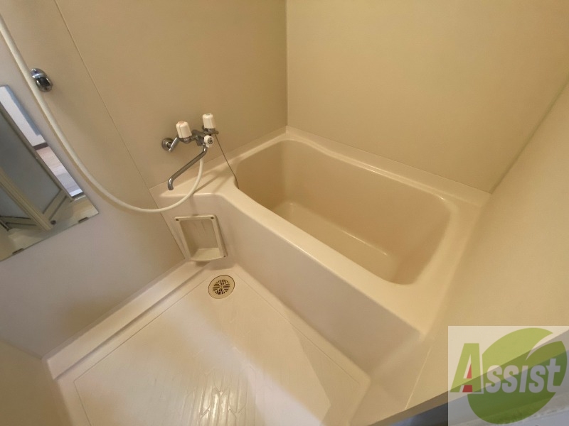 バス・シャワールーム　疲れを癒すには湯船でゆっくりするのが良いですよ。