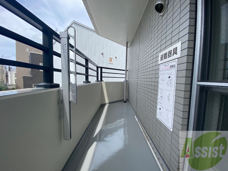 バルコニー　バルコニーは幅があり、広い印象を受けました。