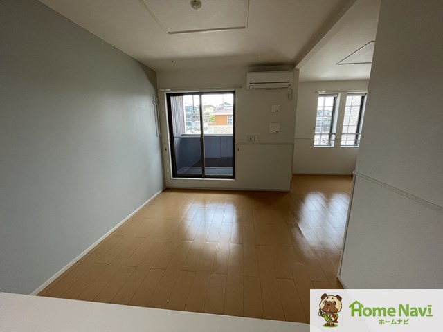 居室・リビング　エアコン付きです。