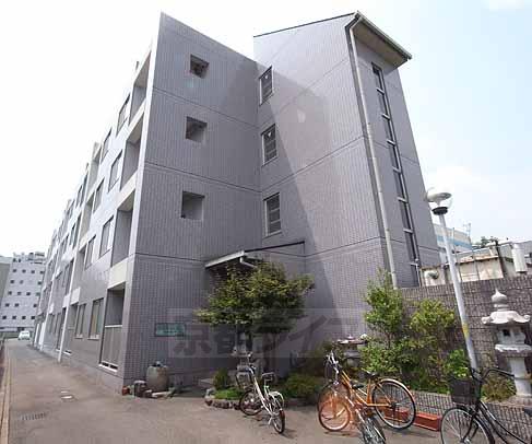 宇治市槇島町のマンションの建物外観