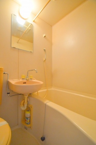 バス・シャワールーム　清潔感溢れるお風呂