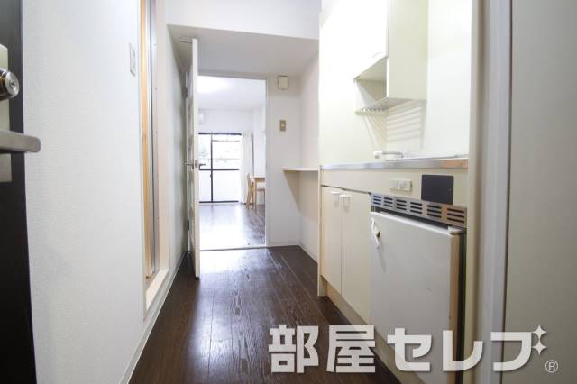 玄関　玄関口。