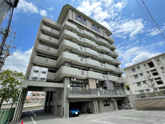 幸川マンション北館の建物外観