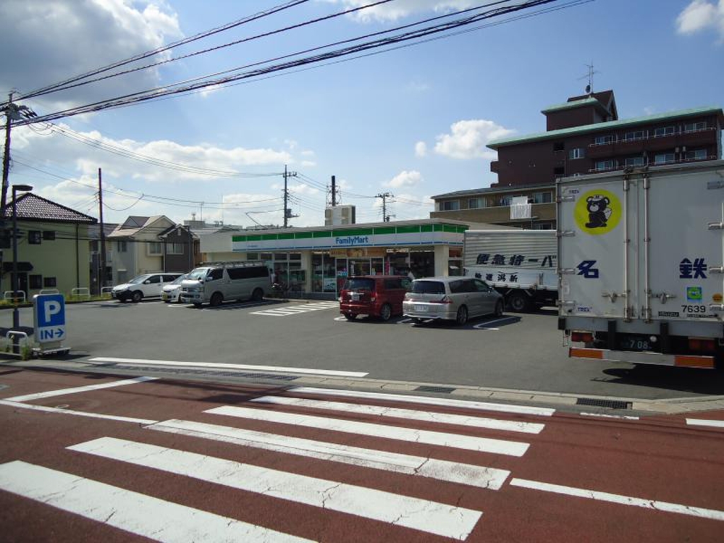 【サンパレス馬橋１番館のコンビニ】