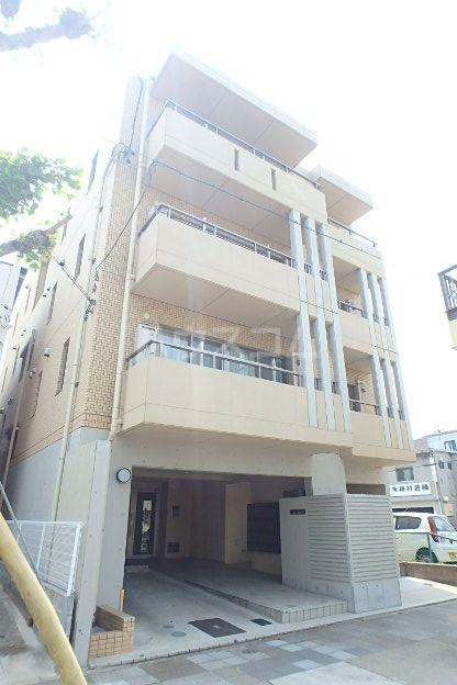 名古屋市北区稚児宮通のマンションの建物外観