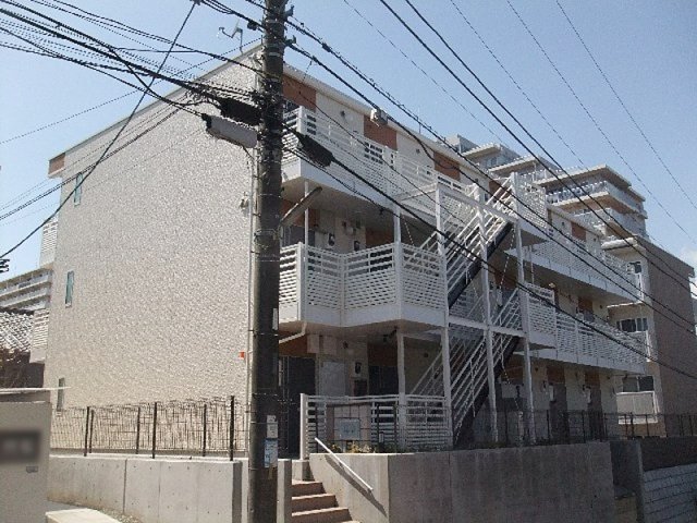 横浜市保土ケ谷区星川のマンションの建物外観