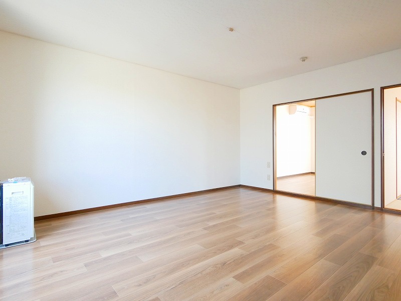 居室・リビング　※別号室参考写真