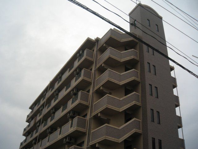 【福山市東深津町のマンションの建物外観】