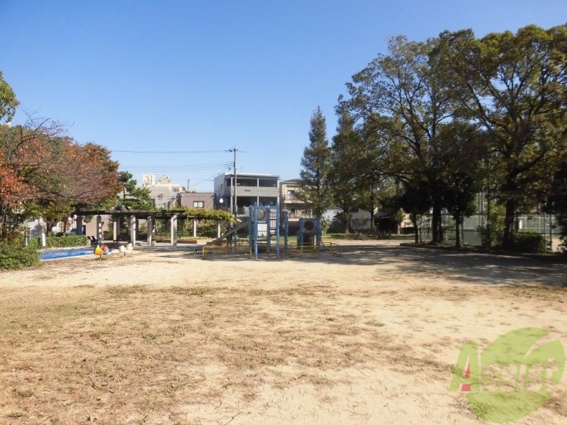 【神戸市東灘区魚崎西町のマンションの公園】