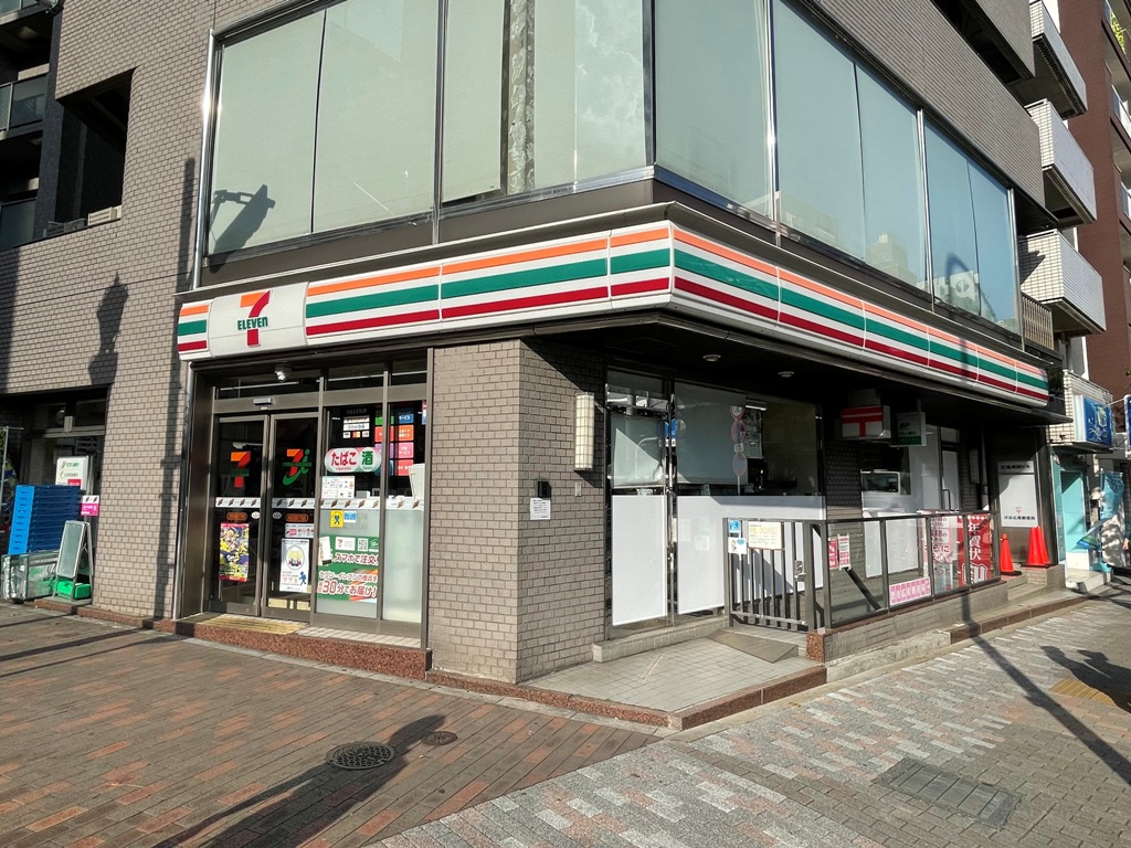 コンビニ　セブンイレブン渋谷広尾5丁目店（コンビニ）まで154m