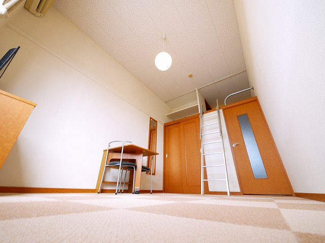 居室・リビング　明るい洋室です。