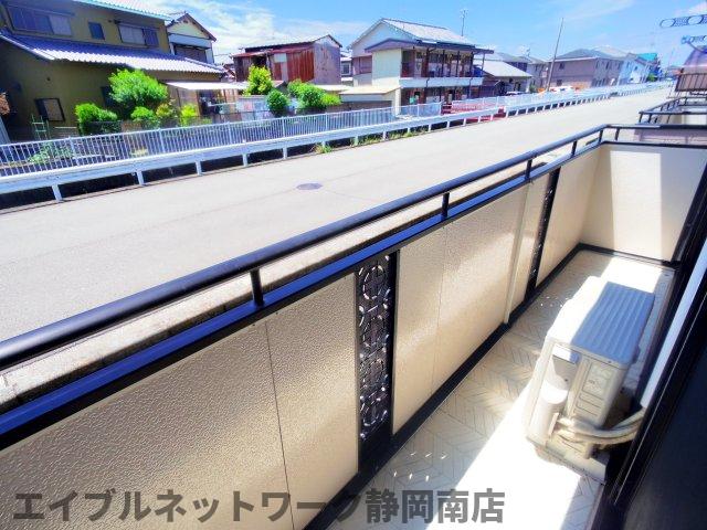 【焼津市大村のアパートのバルコニー】