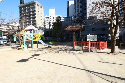 【サンジュエル町屋の公園】