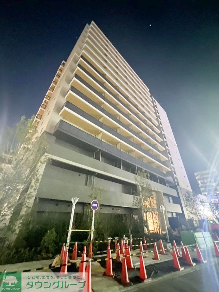 【横浜市中区伊勢佐木町のマンションの建物外観】