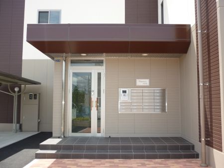 【宇都宮市ゆいの杜のマンションのエントランス】