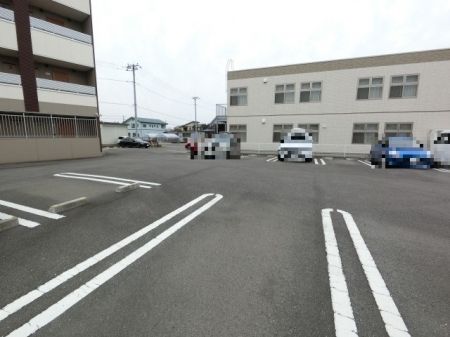 【宇都宮市ゆいの杜のマンションの駐車場】