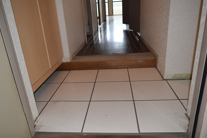 玄関　別部屋参照