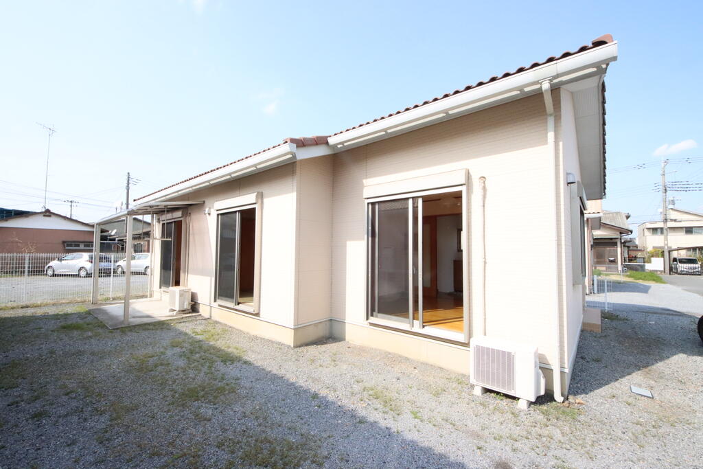 建物外観　明るい南向きの一戸建