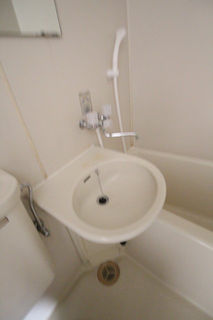 洗面設備　※同建物・別物件の写真です