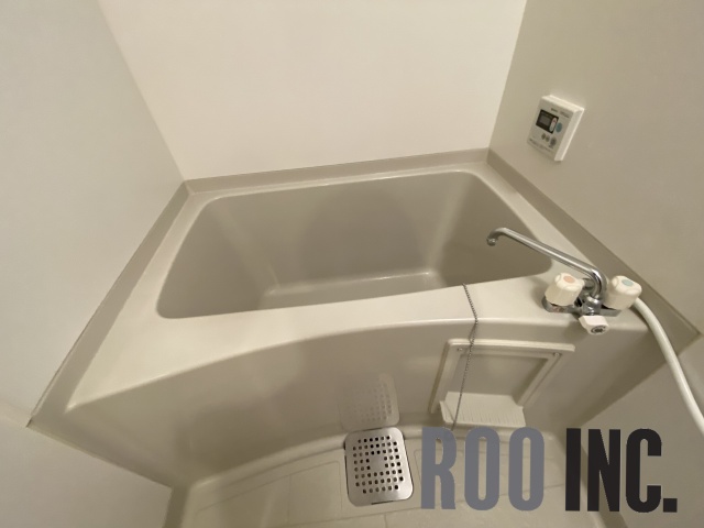 バス・シャワールーム　写真は反転のお部屋です